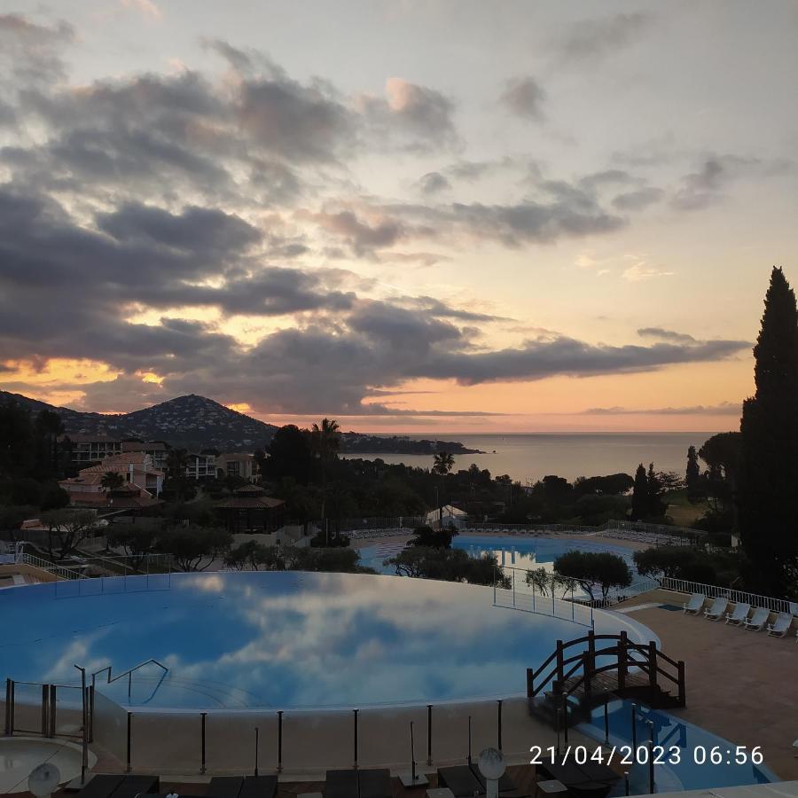Studio 4P Vue Mer Calme Cap Esterel Saint-Raphaël Eksteriør billede
